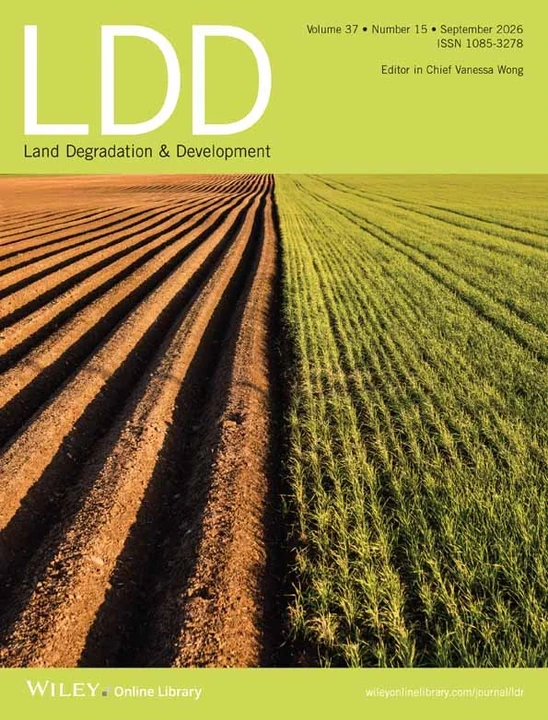 LAND DEGRADATION & DEVELOPMENT 期刊封面